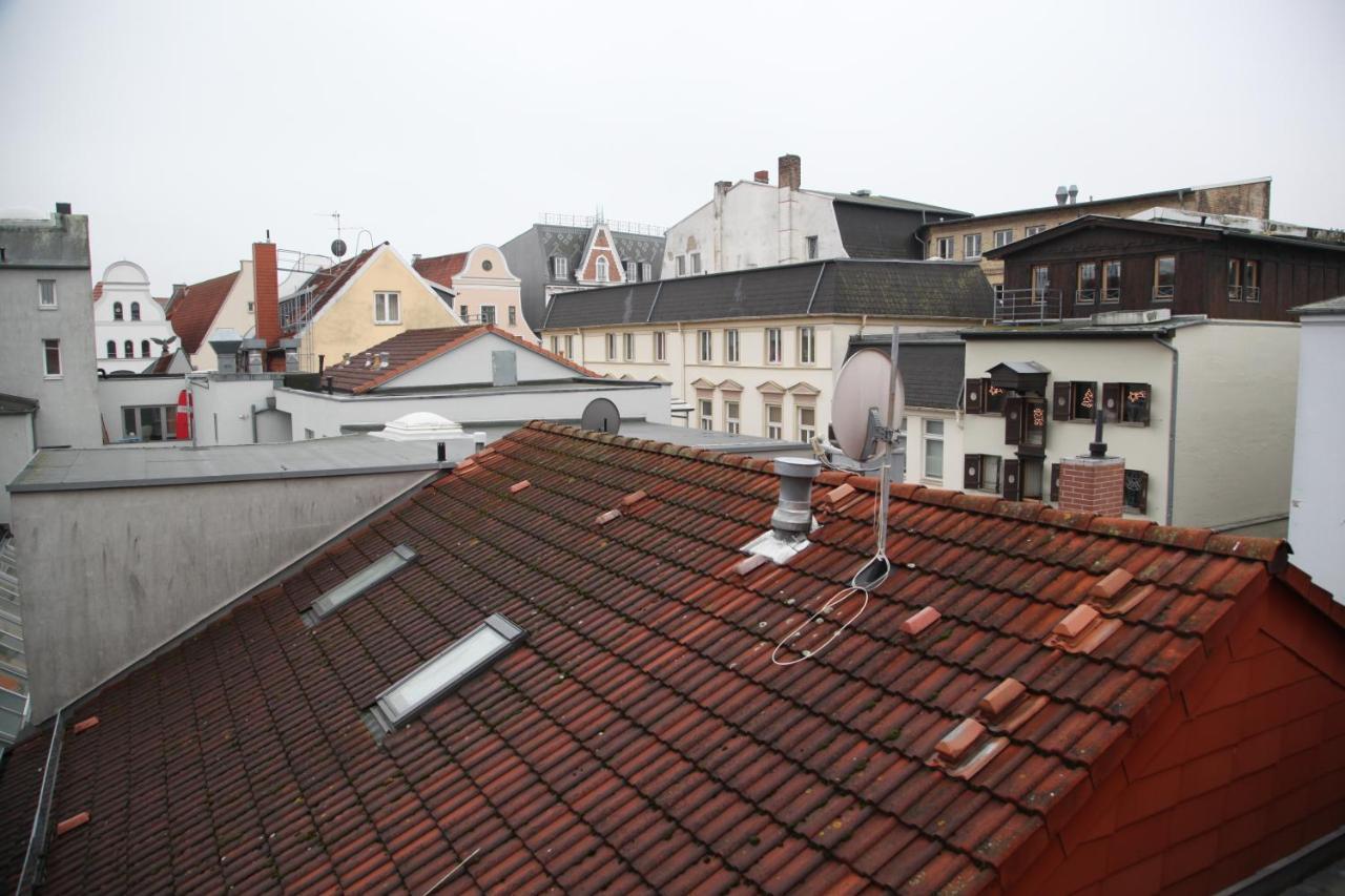 Wunderschoene Dachgeschoss - Maisonette Rostock Extérieur photo